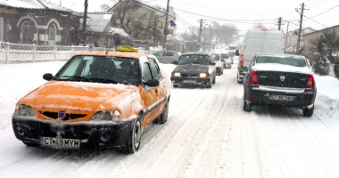 Stire din Social : Zeci de drumuri sunt încă închise și mai multe localități sunt complet izolate în județul Constanța