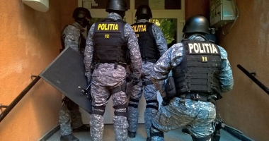 Zeci de percheziții ale polițiștilor constănțeni, după furturi prin metoda 