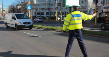 Stire din Eveniment : Zeci de șoferi lăsați fără permis pentru depășire neregulamentară