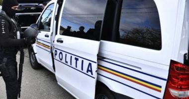 Stire din Eveniment : Percheziţii într-un dosar de evaziune fiscală privind vânzarea de telefoane mobile! Opt societăţi sunt vizate