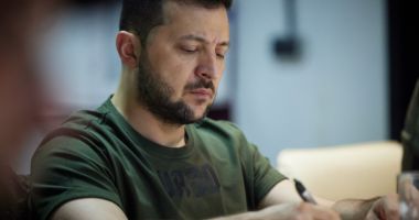 Stire din Actualitate : Volodimir Zelenski l-a pus pe Vladimir Putin pe lista sancțiunilor