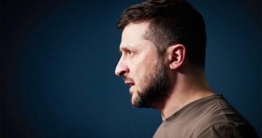 Stire din Actualitate : Zelenski susține că armata ucraineană ar putea elibera oraşul Mariupol dacă ar primi mai multe arme