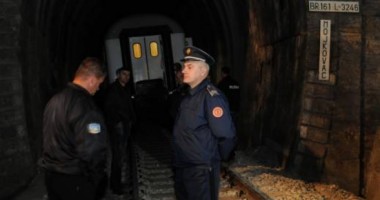 Stire din Eveniment : Doi morți și 30 de răniți într-un tunel. Vezi aici detalii!