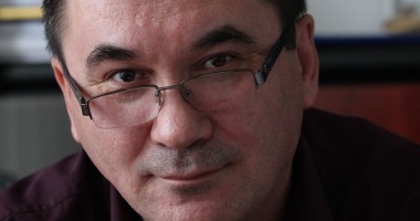 Stire din Social : Senol Zevri, inculpat/ Directorul Agenției de Mediu, trimis în judecată pentru luare de mită