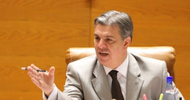 Stire din Politică-Administrație : Zgonea vrea ca deputații să fie prezenți când primesc răspuns la interpelări
