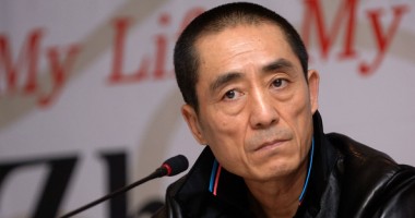 Stire din Actualitate : Regizorul chinez Zhang Yimou a fost amendat pentru că a încălcat legislația în privința copilului unic