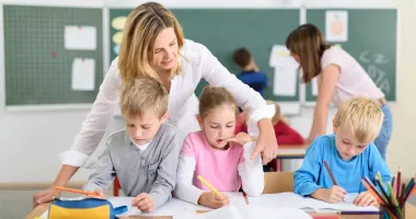 Stire din Cultură-Educație : Zi liberă în școli pe 5 iunie. Ce eveniment este sărbătorit
