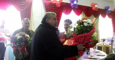 Stire din Politică-Administrație : "Familia Saraiu" a fost în sărbătoare. Primarul Dorinela Irimia, la moment aniversar