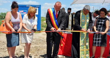 Stire din Politică-Administrație : Cristian Cîrjaliu: "În Agigea era nevoie  de un Centru de Tineret" / Galerie FOTO