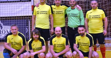 Stire din Sport : Recital de goluri în etapa a doua la "Trofeul Liga Old Boys Constanţa" la fotbal în sală
