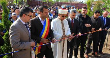 Stire din Politică-Administrație : Primarul Valentin Vrabie: "Am încredere că am făcut ce trebuia pentru frații musulmani"
