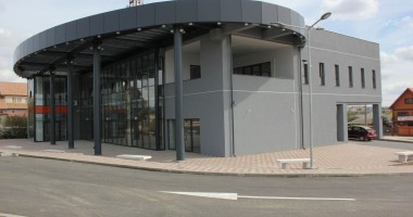 Stire din Politică-Administrație : Cât costă să închiriezi un spațiu în cea mai modernă piață care se deschide la Valu lui Traian