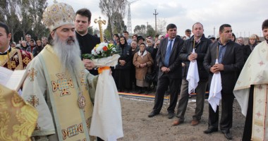 Stire din Politică-Administrație : Biserică nouă în localitatea Poarta Albă