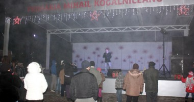 Stire din Politică-Administrație : Târgul de Crăciun din comuna Mihail Kogălniceanu a strâns mii de locuitori în Parcul Tineretului