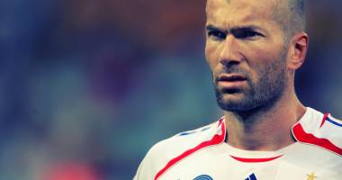 Stire din Sport : Zinedine Zidane, noul antrenor al echipei Real Madrid