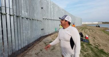 Zidul de la graniţa cu Mexic a fost scos la vânzare