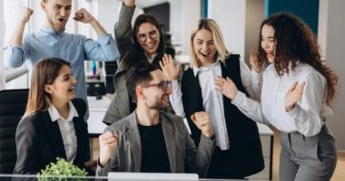 Stire din Social : Românii ar putea primi încă două zile libere plătite pe an. Iată argumentul