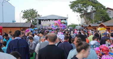 Stire din Cultură-Educație : Festivalul Cântecului Popular "Elena Roizen"