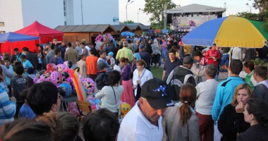 Stire din Politică-Administrație : Zilele Orașului și Festival de Cântec Popular, la Ovidiu
