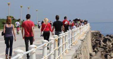 Stire din Social : 12 sărbători  legale în 2013