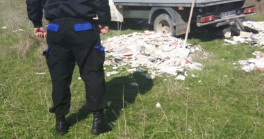 NESIMȚIRE FĂRĂ LIMITE! Agenții Zip au prins doi indivizi, înainte să arunce moloz în Canalul Dunăre-Marea Neagră - 2