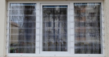 Soluție modernă  de la Zip Escort pentru protecția  locuinței: gratiile transparente - 2