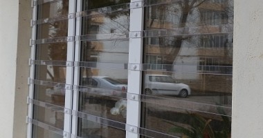 Soluție modernă  de la Zip Escort pentru protecția  locuinței: gratiile transparente - 3