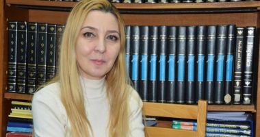 Stire din Cultură-Educație : Directoarea Bibliotecii Județene, prezentă la școala din Corbu