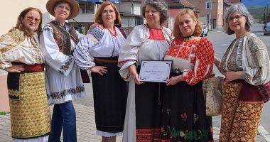 Povestea cămășilor dobrogene cu altiță. "Ele reprezintă trecutul, prezentul și viitorul nostru" - 9
