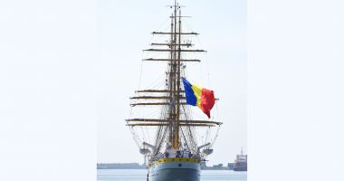 Comandor Mircea Târhoacă: "Experiența căpătată la bordul velierului «Mircea» se va vedea la Zilele Marinei" - 6