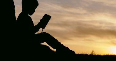 Stire din Cultură-Educație : ”Citim zi de zi”. Luna februarie, dedicată, în unitățile de învățământ, descoperirii cărților și lecturii