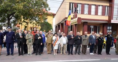 Stire din Politică-Administrație : Primăria comunei Cumpăna sărbătoreşte Ziua Armatei Române