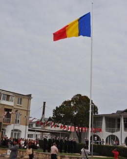 Stire din Politică-Administrație : De Ziua Armatei, la Mangalia s-a inaugurat un nou catarg