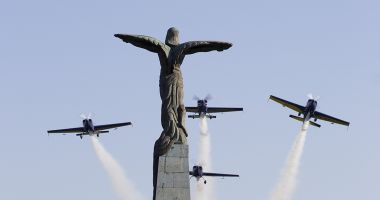 Stire din Eveniment : Ceremonie militară, de Ziua Aviației Române și a Forțelor Aeriene