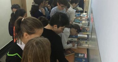 Stire din Cultură-Educație : Ziua cărților deschise, la Liceul "Ovidius" Constanța