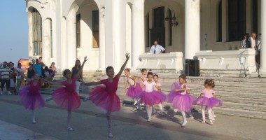 Stire din Politică-Administrație : Muzică clasică, balet și costume de epocă, de Ziua Cazinoului