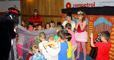 Stire din Social : Ziua Copilului, sărbătorită la Petromidia. Cei mici au avut parte de surprize una și una