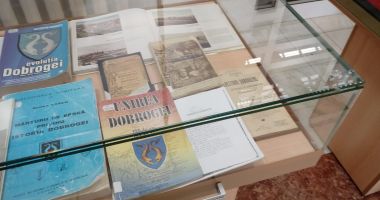 Stire din Cultură-Educație : Ziua Dobrogei, marcată la Biblioteca Judeţeană „Ioan N. Roman”