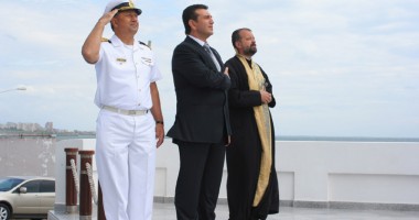 Stire din Politică-Administrație : Ceremonial închinat Zilei Drapelului Național
