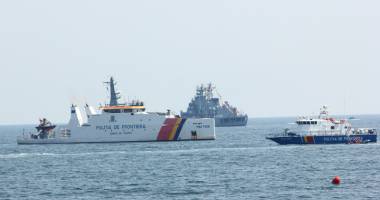 Galerie foto / ILIE NĂSTASE, așa cum nu l-ai mai văzut! Parada navelor și a oficialităților, la Ziua Marinei Române - 4