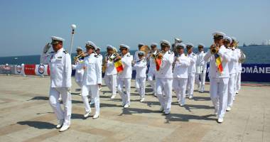 Galerie foto / ILIE NĂSTASE, așa cum nu l-ai mai văzut! Parada navelor și a oficialităților, la Ziua Marinei Române - 5