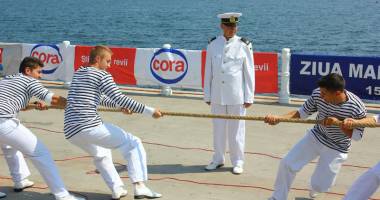 Galerie foto / ILIE NĂSTASE, așa cum nu l-ai mai văzut! Parada navelor și a oficialităților, la Ziua Marinei Române - 10