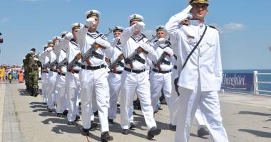 Stire din Diverse : Ziua Marinei Române, sărbătorită la Constanța cu exerciții militare
