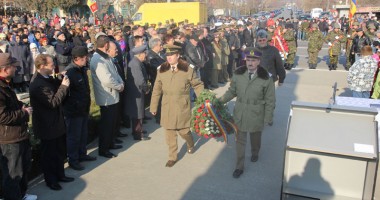 Locuitorii din Murfatlar  au sărbătorit  la Monumentul Eroilor - 5