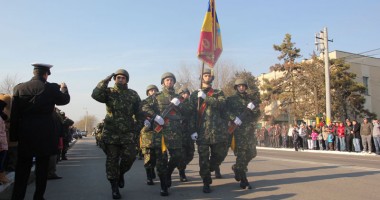 Locuitorii din Murfatlar  au sărbătorit  la Monumentul Eroilor - 6