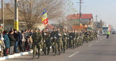 Stire din Eveniment : Manifestări dedicate Zilei Eroilor