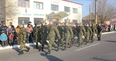 Locuitorii din Murfatlar  au sărbătorit  la Monumentul Eroilor - 8