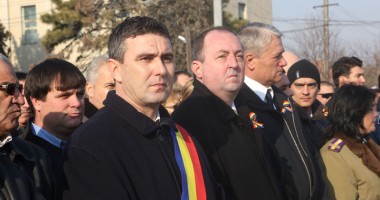 Locuitorii din Murfatlar  au sărbătorit  la Monumentul Eroilor - 2