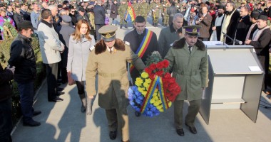 Locuitorii din Murfatlar  au sărbătorit  la Monumentul Eroilor - 9