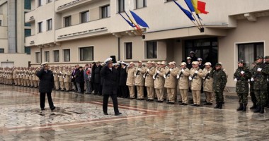 Stire din Politică-Administrație : Ziua Unirii, marcată cu defilare militară, la Mangalia